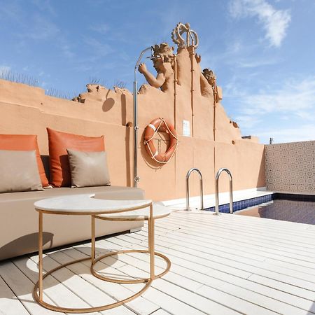 ברצלונה Do Placa Reial Powered By Sonder מראה חיצוני תמונה The pool deck of the 100 Suite