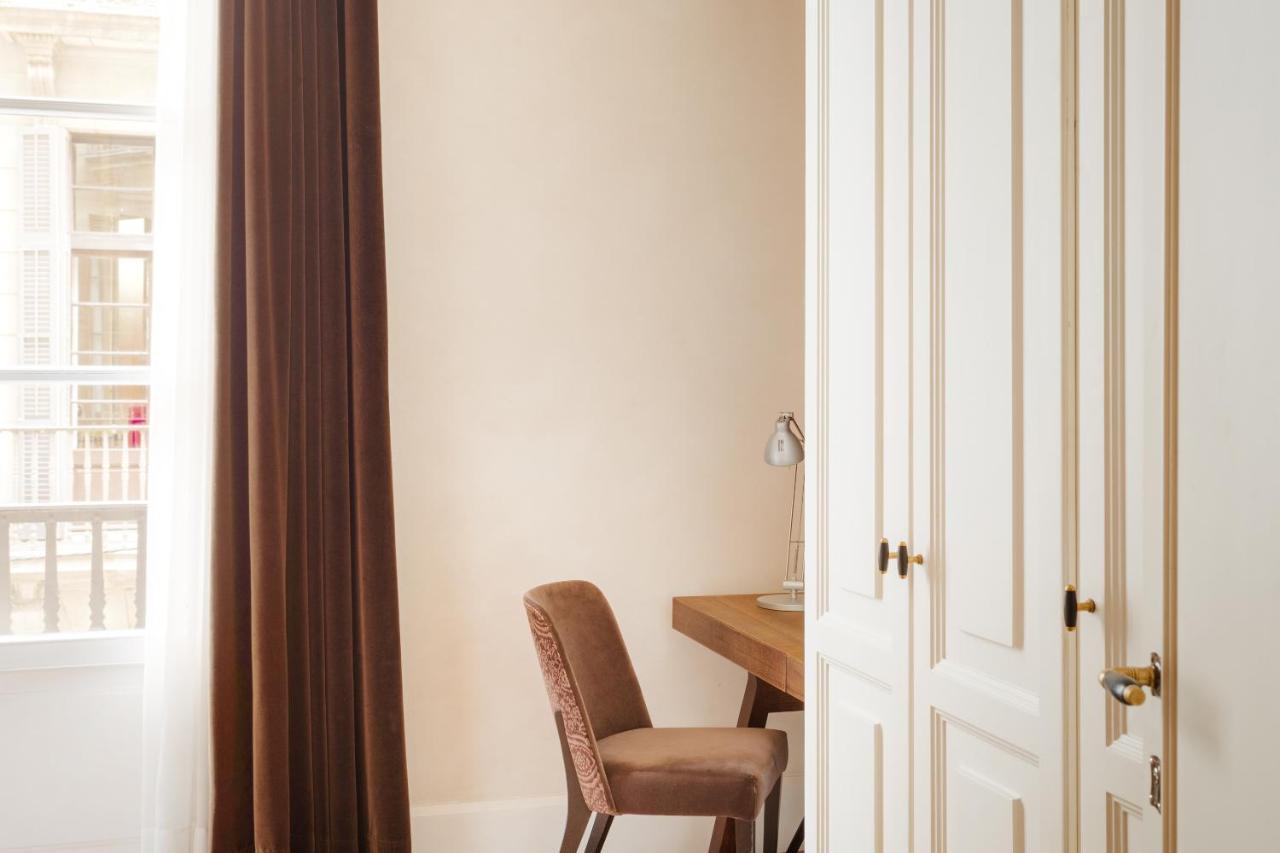 ברצלונה Do Placa Reial Powered By Sonder מראה חיצוני תמונה A room at the hotel