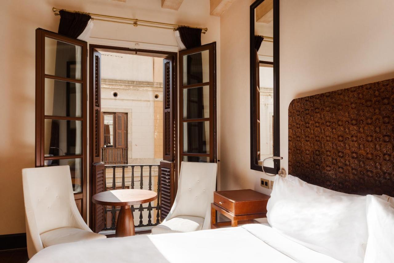 ברצלונה Do Placa Reial Powered By Sonder מראה חיצוני תמונה A room at Hotel Casa 1800