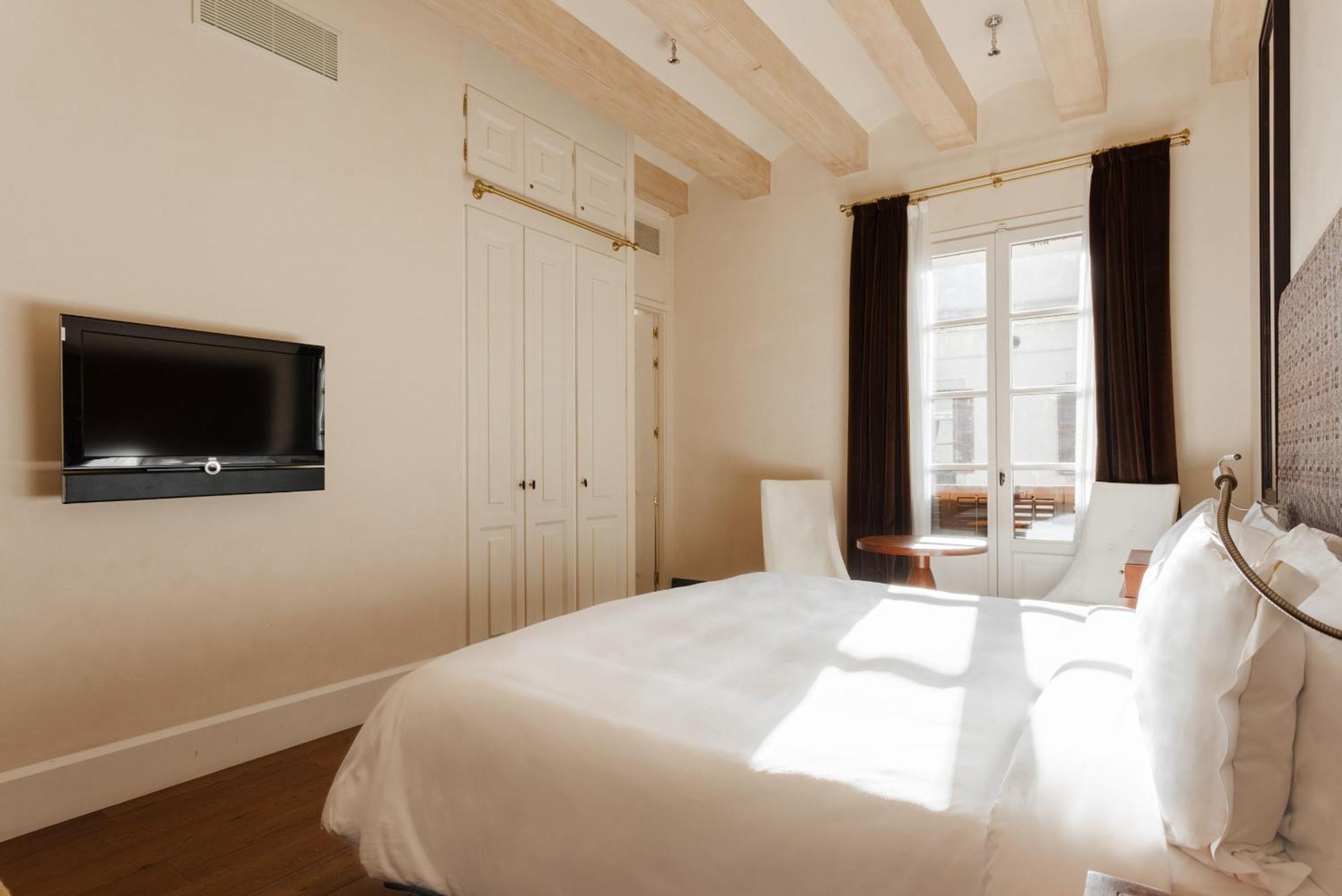 ברצלונה Do Placa Reial Powered By Sonder חדר תמונה A bedroom at the hotel