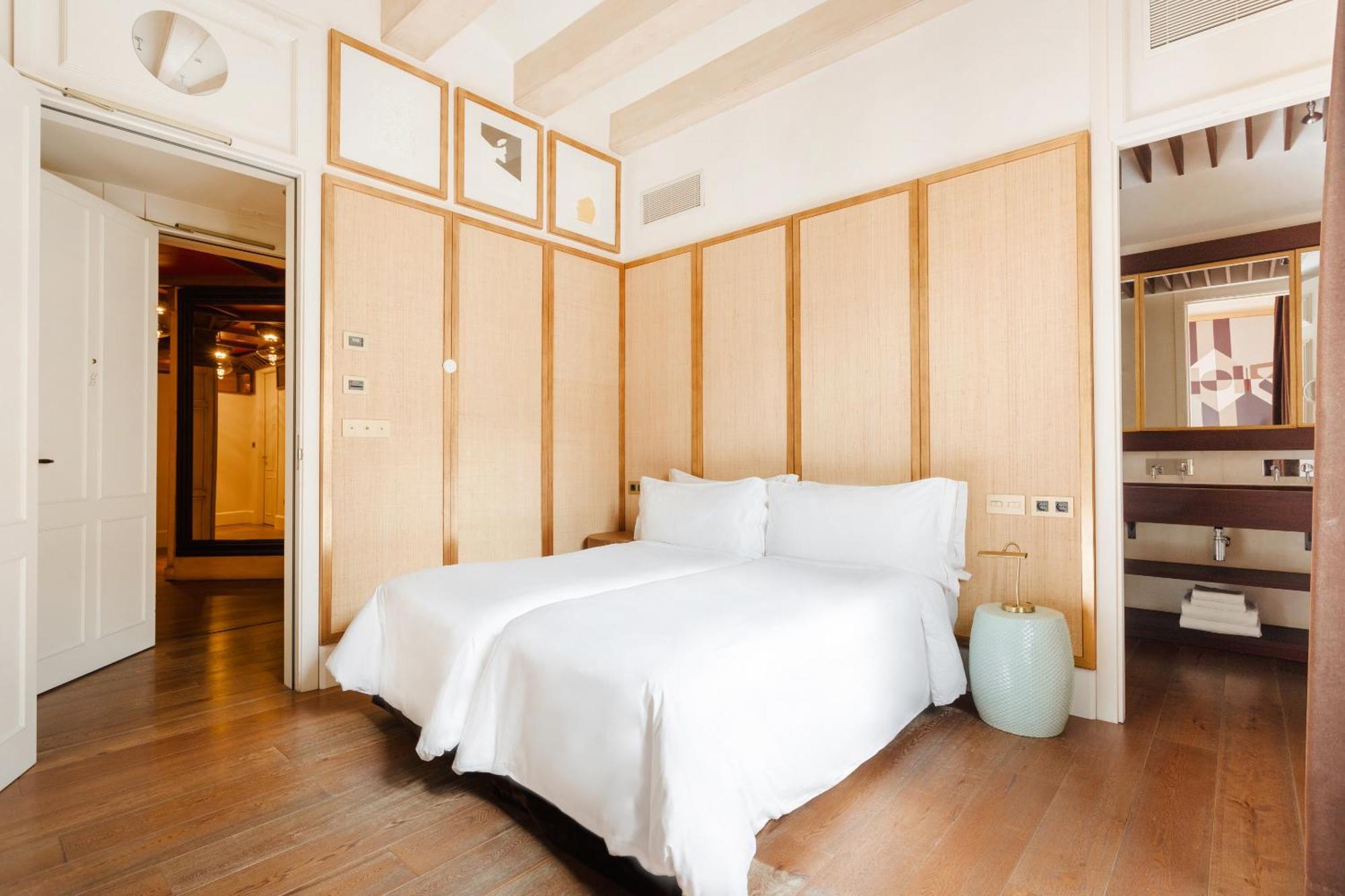 ברצלונה Do Placa Reial Powered By Sonder חדר תמונה A room at the hotel