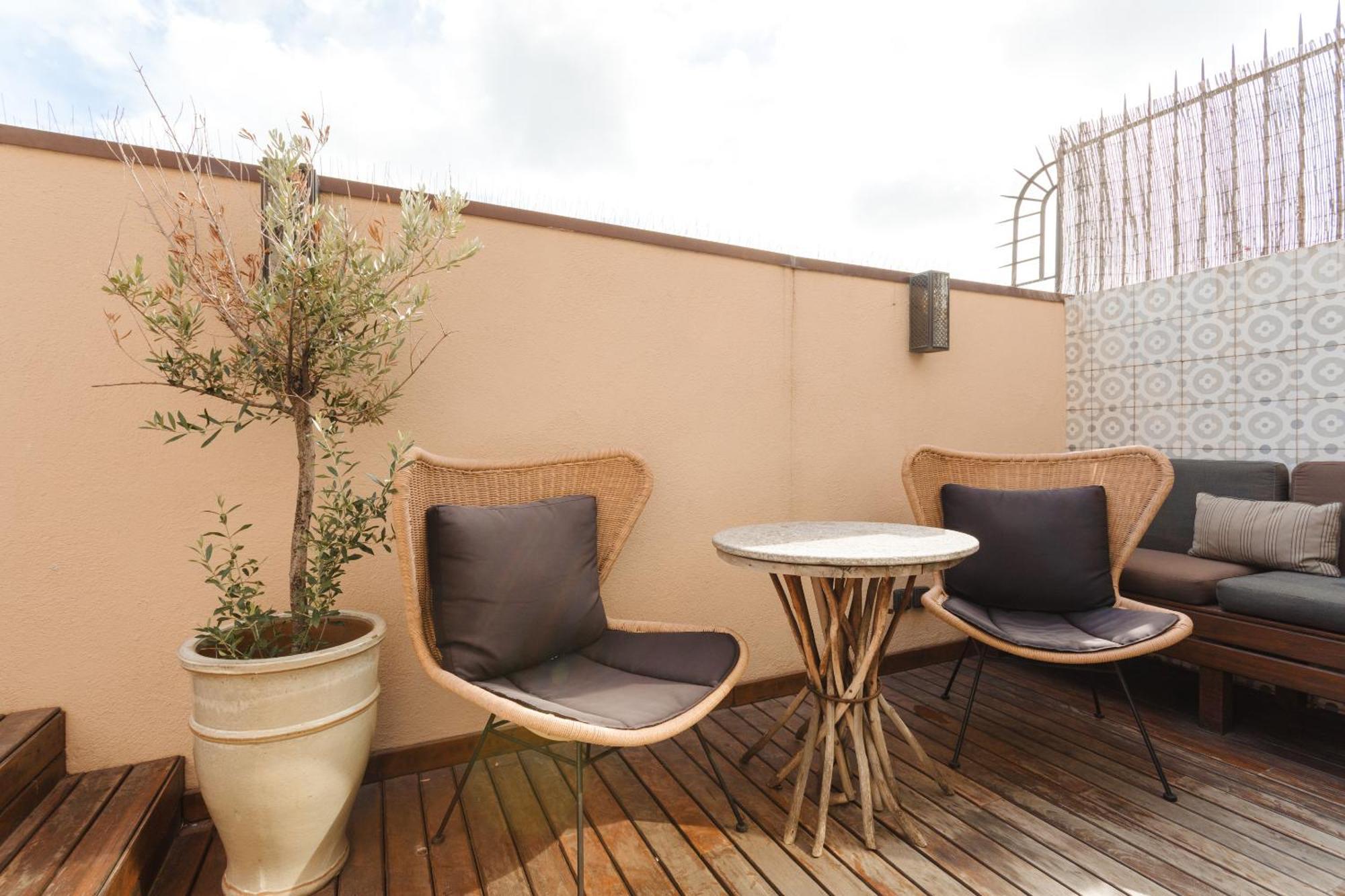 ברצלונה Do Placa Reial Powered By Sonder חדר תמונה A balcony