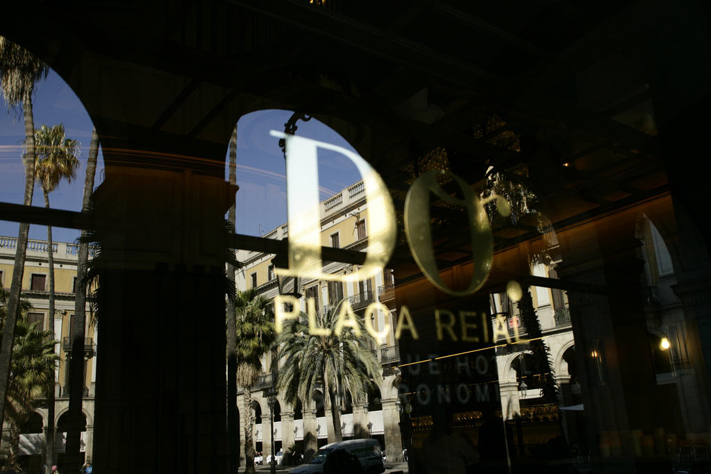ברצלונה Do Placa Reial Powered By Sonder מראה חיצוני תמונה Plaza Real